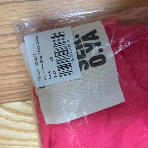 7. NWT SER.O.YA IVANA ONE SLEEVE MIDI DRESS IN CORAL - Picture 6 of 6